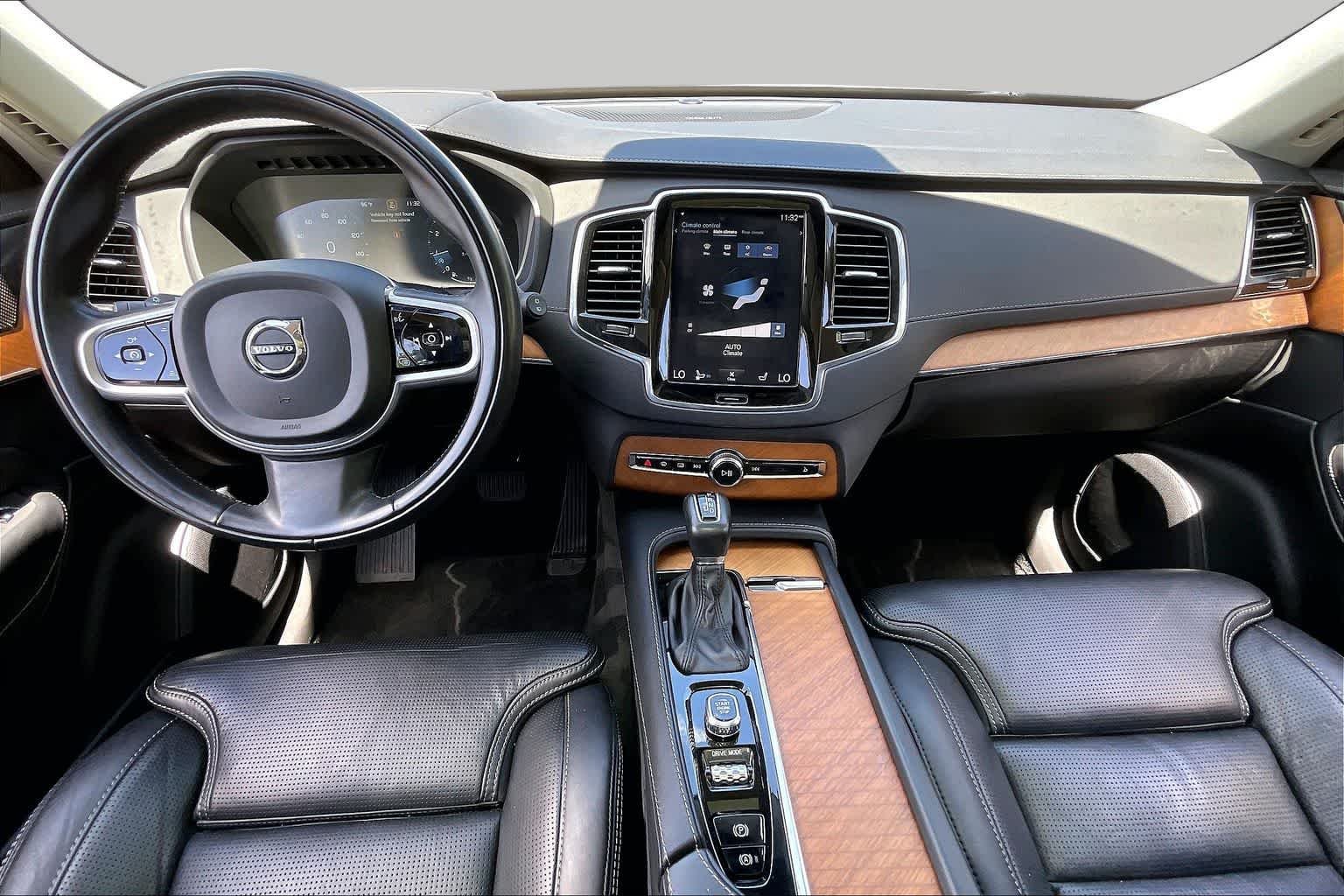 Used 2020 Crystal White Metallic Volvo Inscription image 14