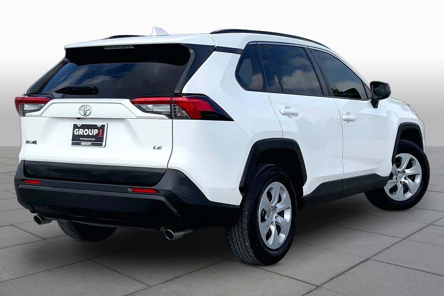 Used 2019 Super White Toyota LE image 13