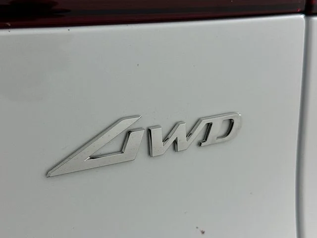 New 2026 White Genesis 2.5T Select image 24