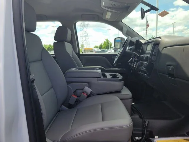 New 2023 Summit White Chevrolet Work Truck image 18