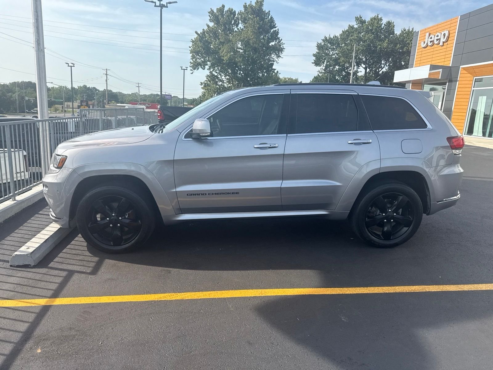 Used 2015 Silver Jeep Overland image 3
