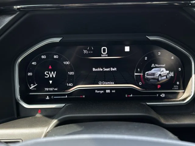 Used 2022 White GMC AT4 image 36