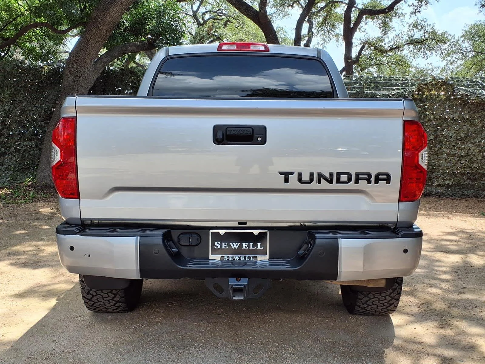Used 2016 Silver Sky Metallic Toyota LTD image 4