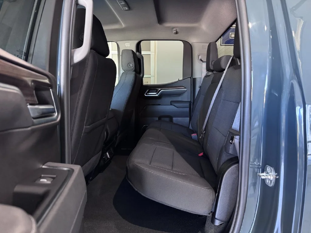 2025 Chevrolet Silverado 1500 LT - Photo 11