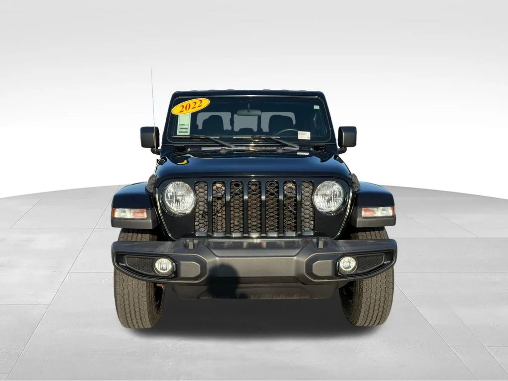 Used 2022 Black Jeep Altitude image 27