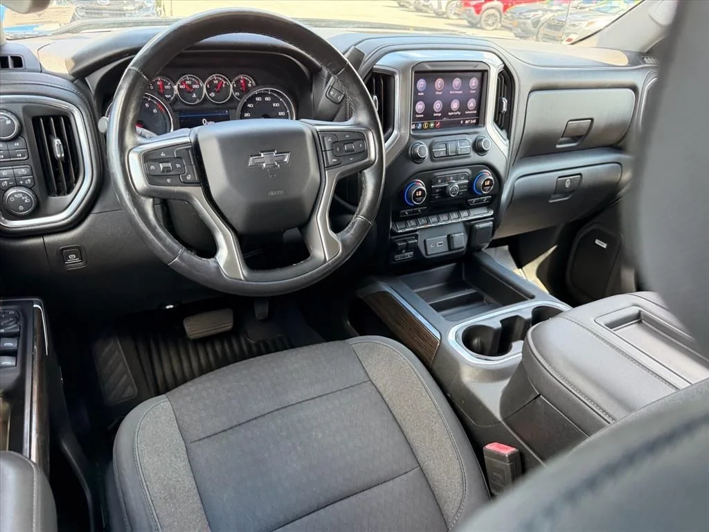 Used 2019 Black Chevrolet RST image 7