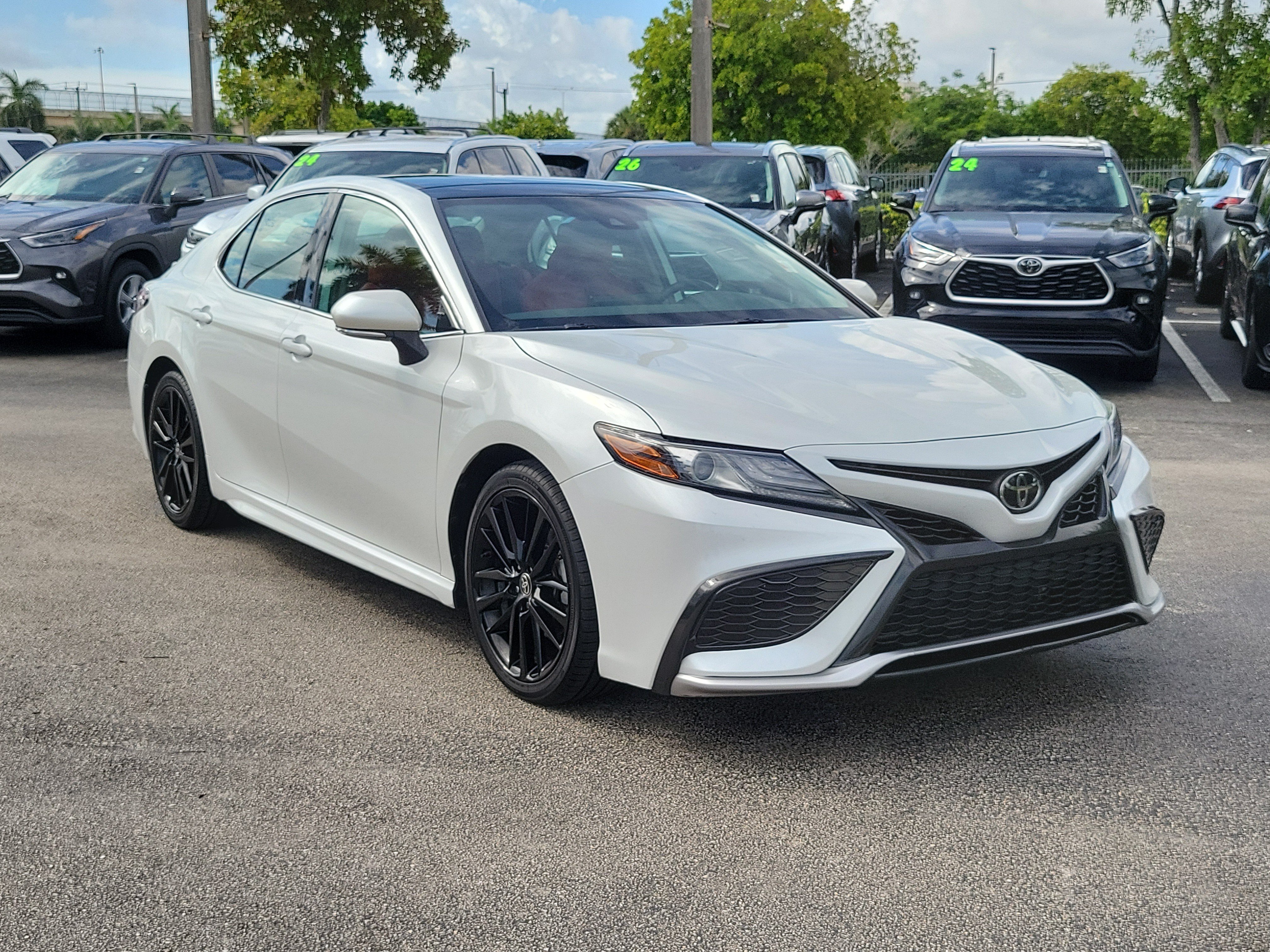 Used 2022 Pearl Toyota XSE image 3