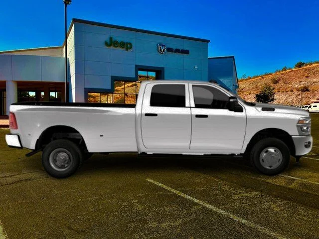 New 2026 Bright White Clear-Coat Exterior Paint RAM Tradesman image 2