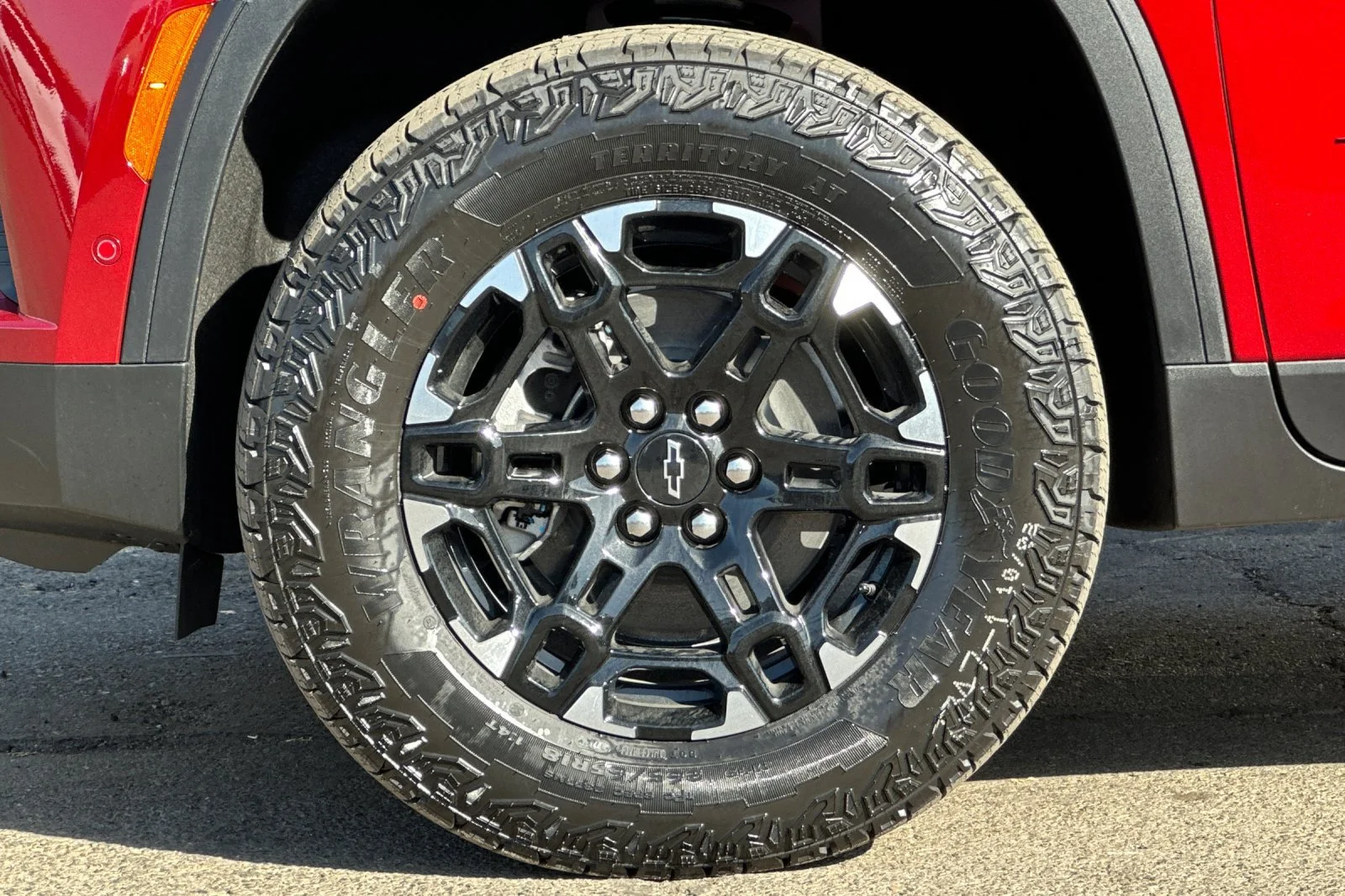 New 2027 Radiant Red Tintcoat Chevrolet Z71 image 28