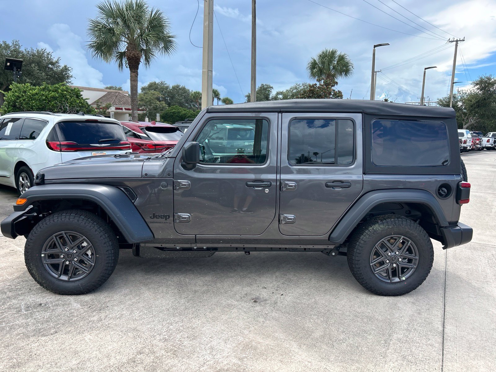 New 2027 Granite Crystal Metallic Clearcoat Jeep Sport S image 2