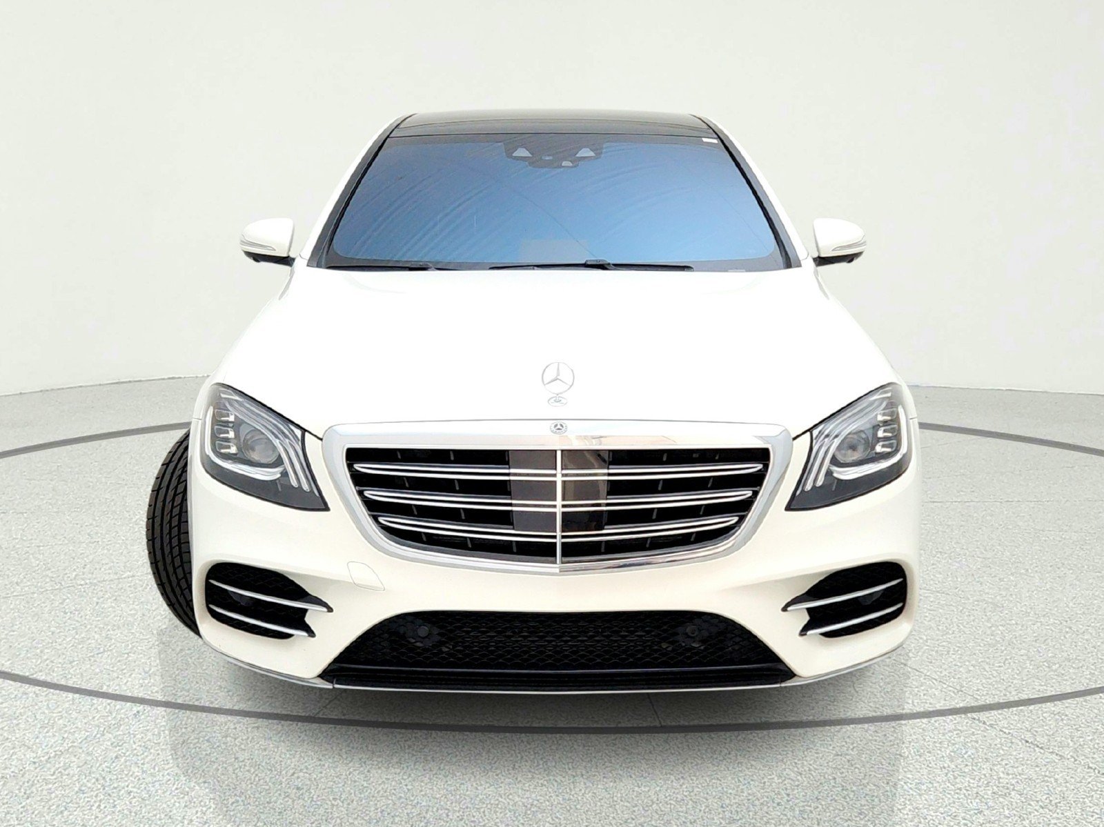 Used 2018 designo Diamond White Mercedes-Benz S 560 image 3