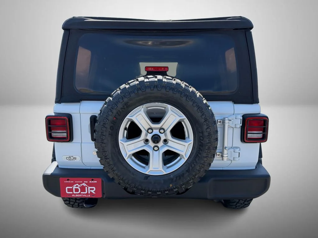 Used 2018 White Jeep Unlimited Sport S image 9