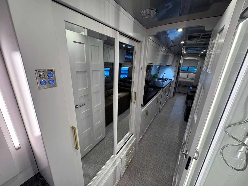 New 2026 SILVER AIRSTREAM  image 27