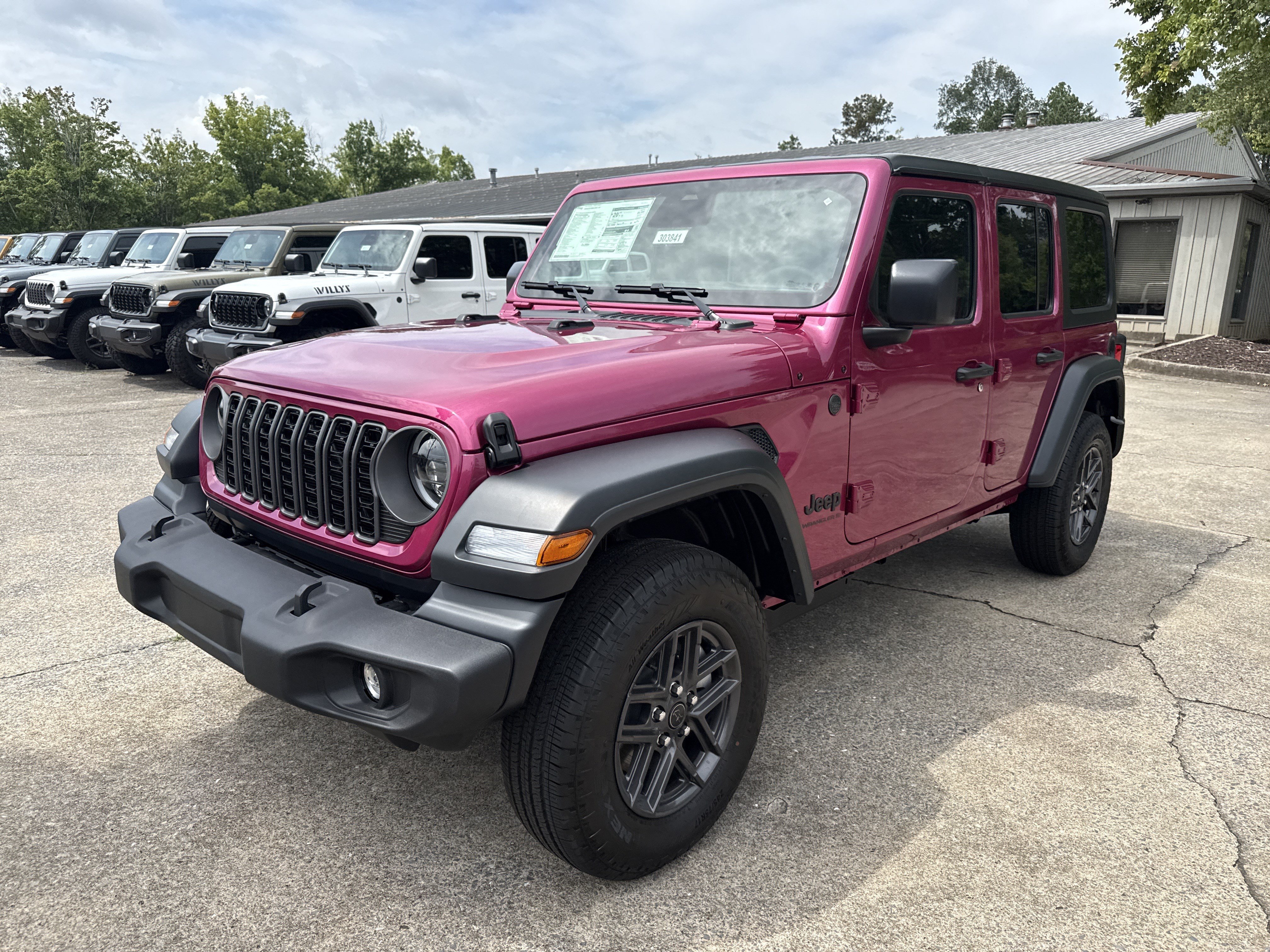 New 2026 Tuscadero Pearlcoat Jeep Sport S image 3