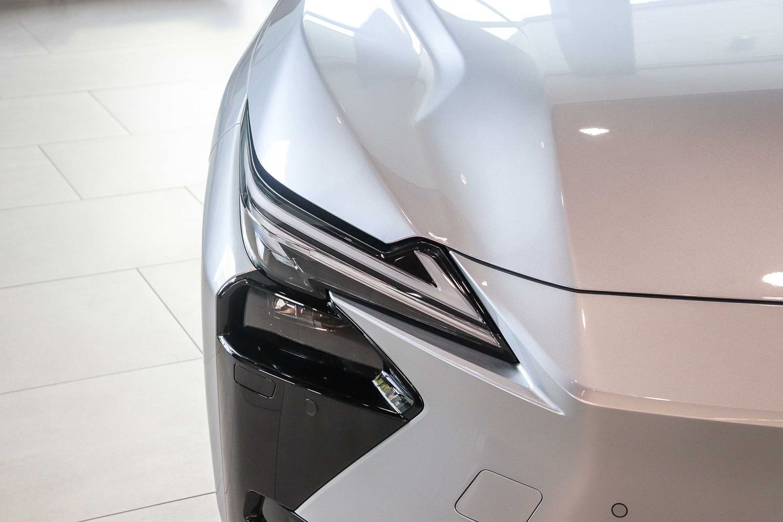 2026 Lexus ES BEV 500e Premium AWD - Photo 10