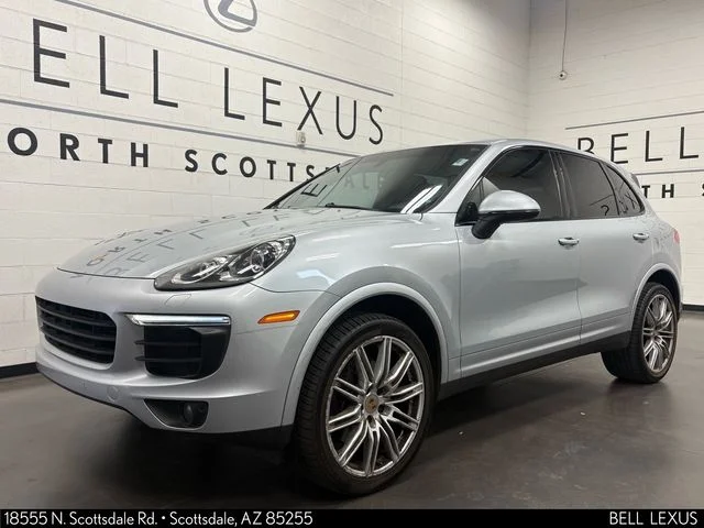 Used 2018  Porsche Base image 9