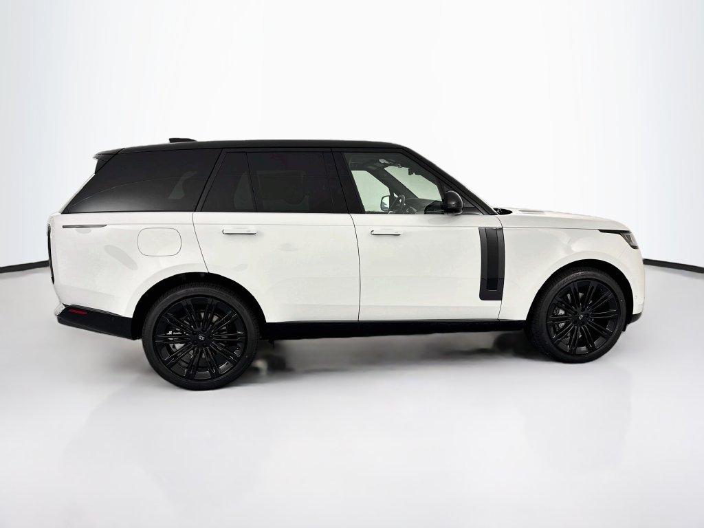New 2027 Fuji White Land Rover SE image 4