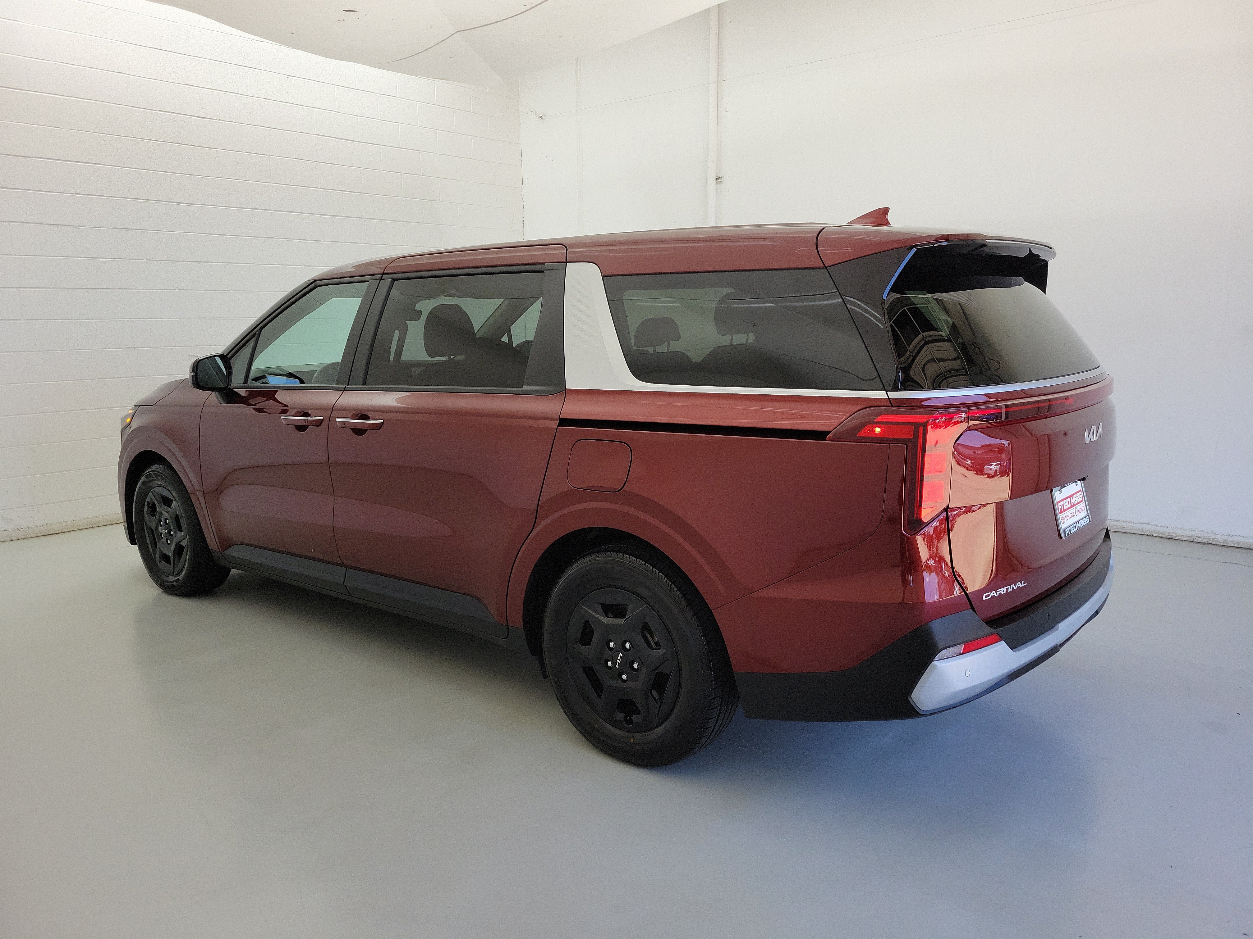 Used 2025 Flare Red Kia LXS image 7