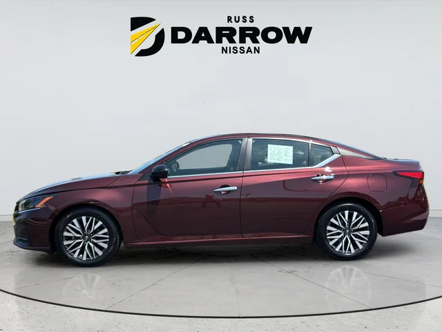 Used 2024 Red Nissan 2.5 SV image 2