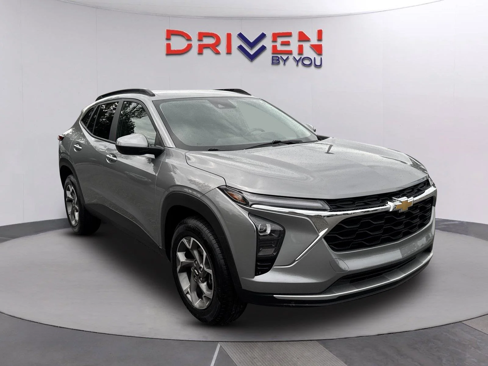Used 2025 Sterling Gray Metallic Chevrolet LT image 1