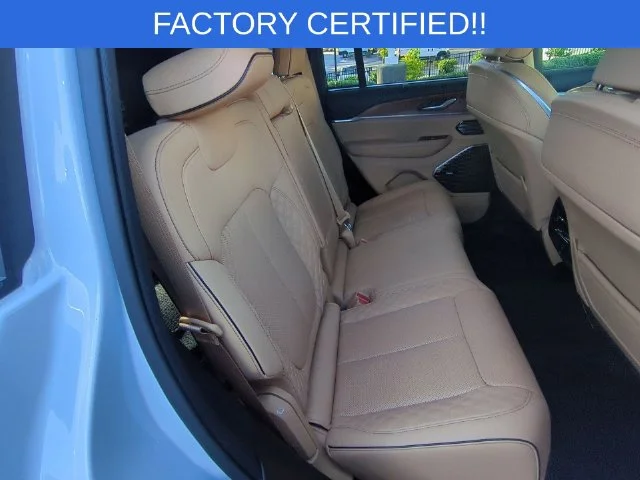 Used 2024 White Jeep Summit Reserve image 36