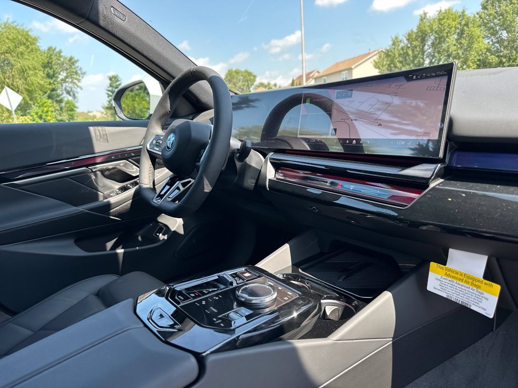 New 2027 Brooklyn Grey Metallic BMW 550e xDrive image 27