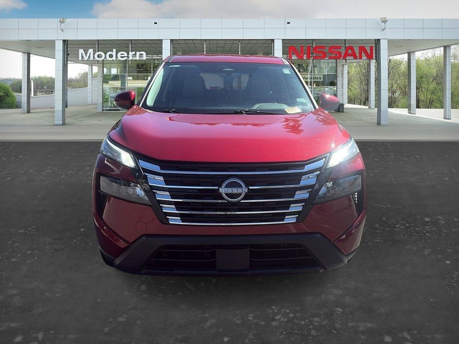 Used 2025 Scarlet Ember Tintcoat Nissan SV image 8