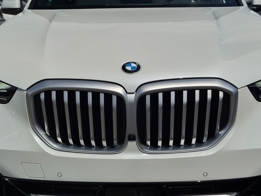 Used 2026 White BMW xDrive40i image 37