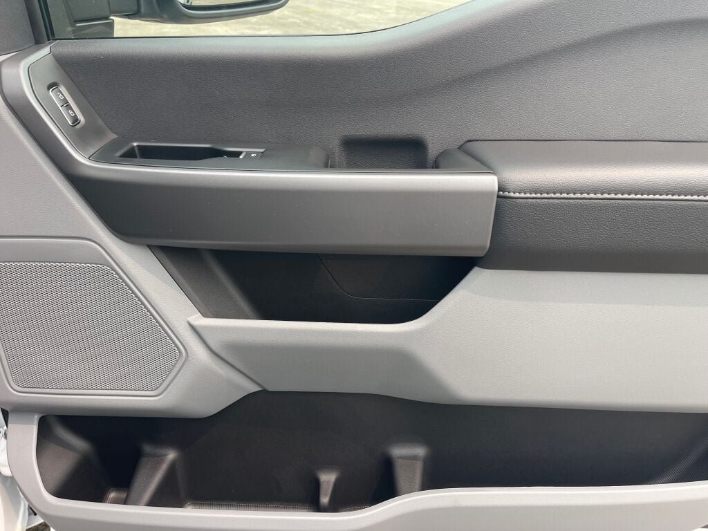 New 2026 Oxford White Ford XLT image 21