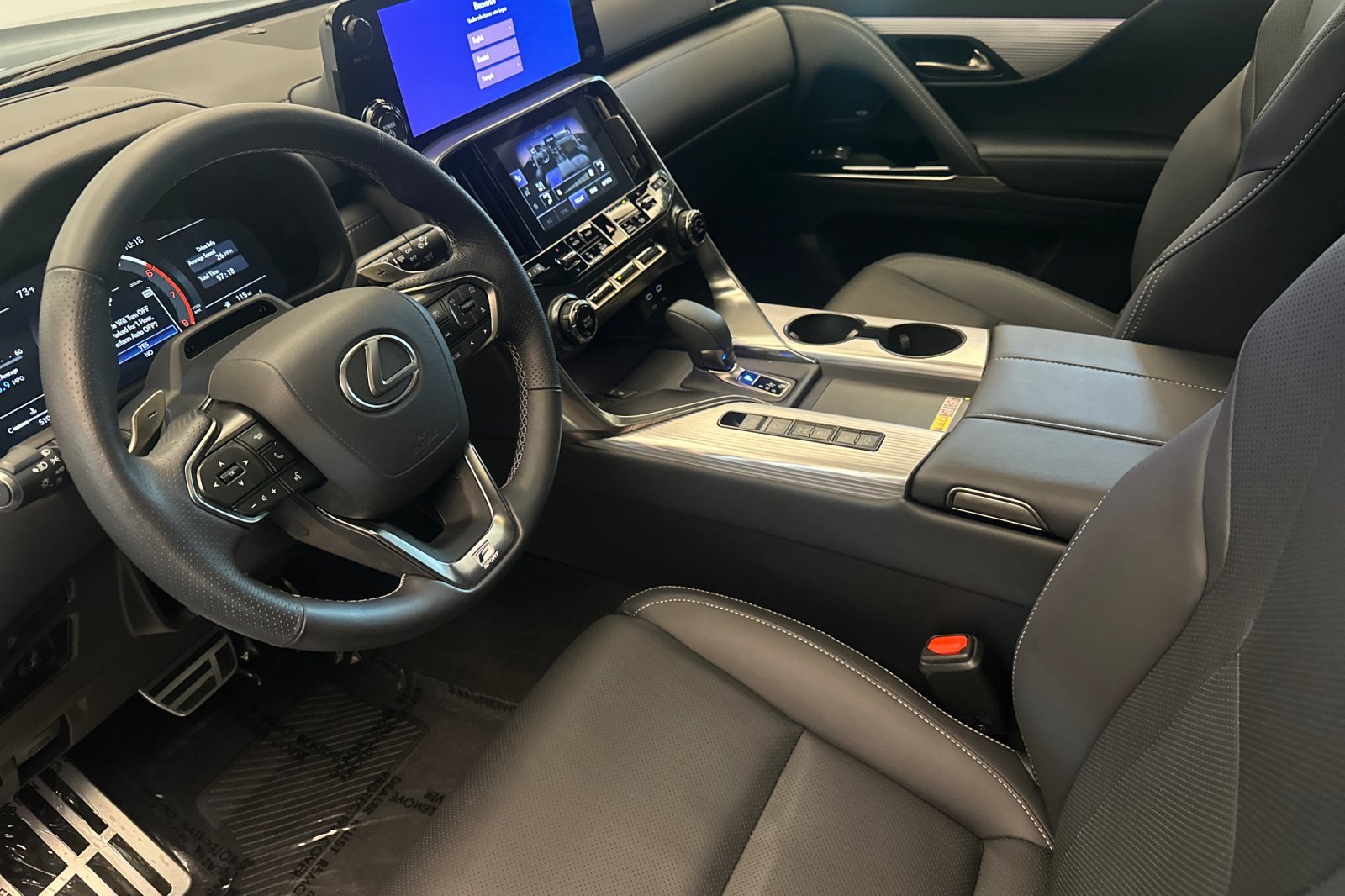 2026 Lexus LX 700h F-Sport - Photo 10