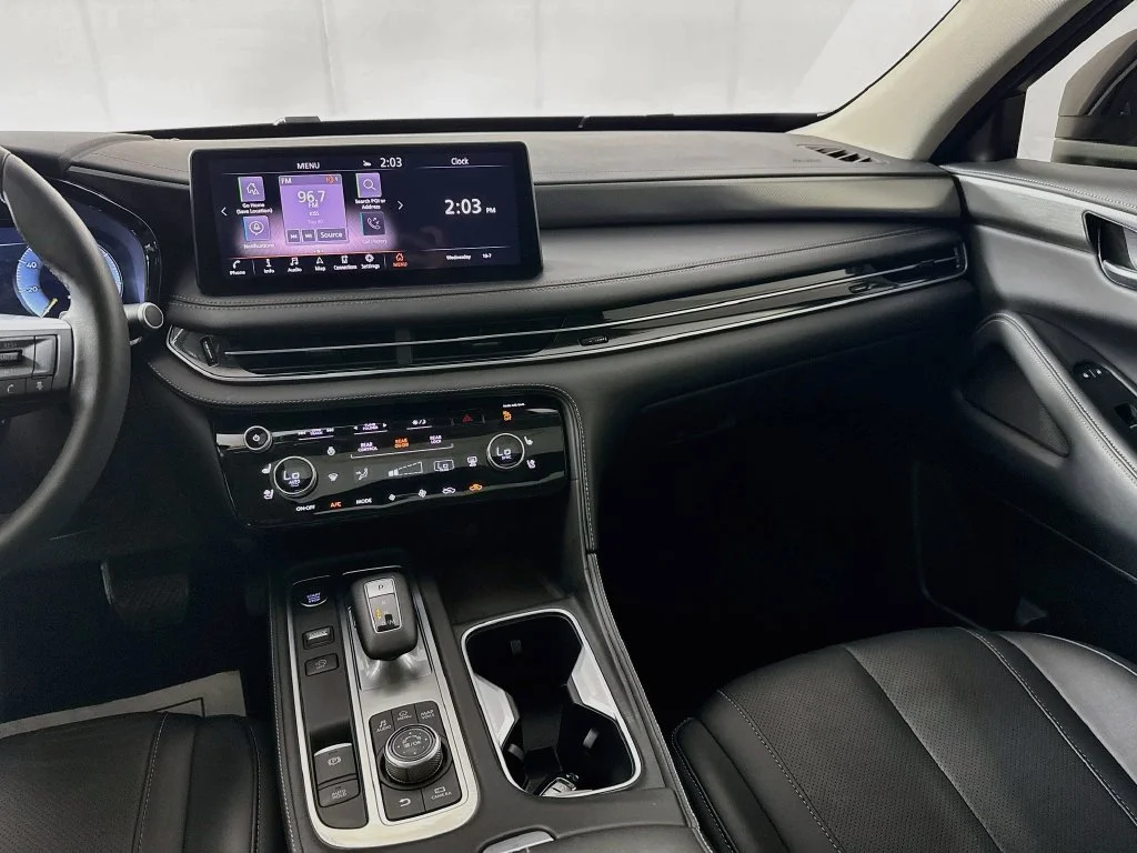Certified Used 2024 Gray INFINITI LUXE image 32