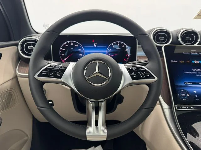 New 2026 Polar White Mercedes-Benz GLC 300 image 25