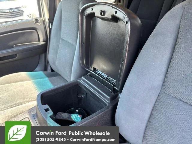 Used 2008 Silver GMC SLE image 23
