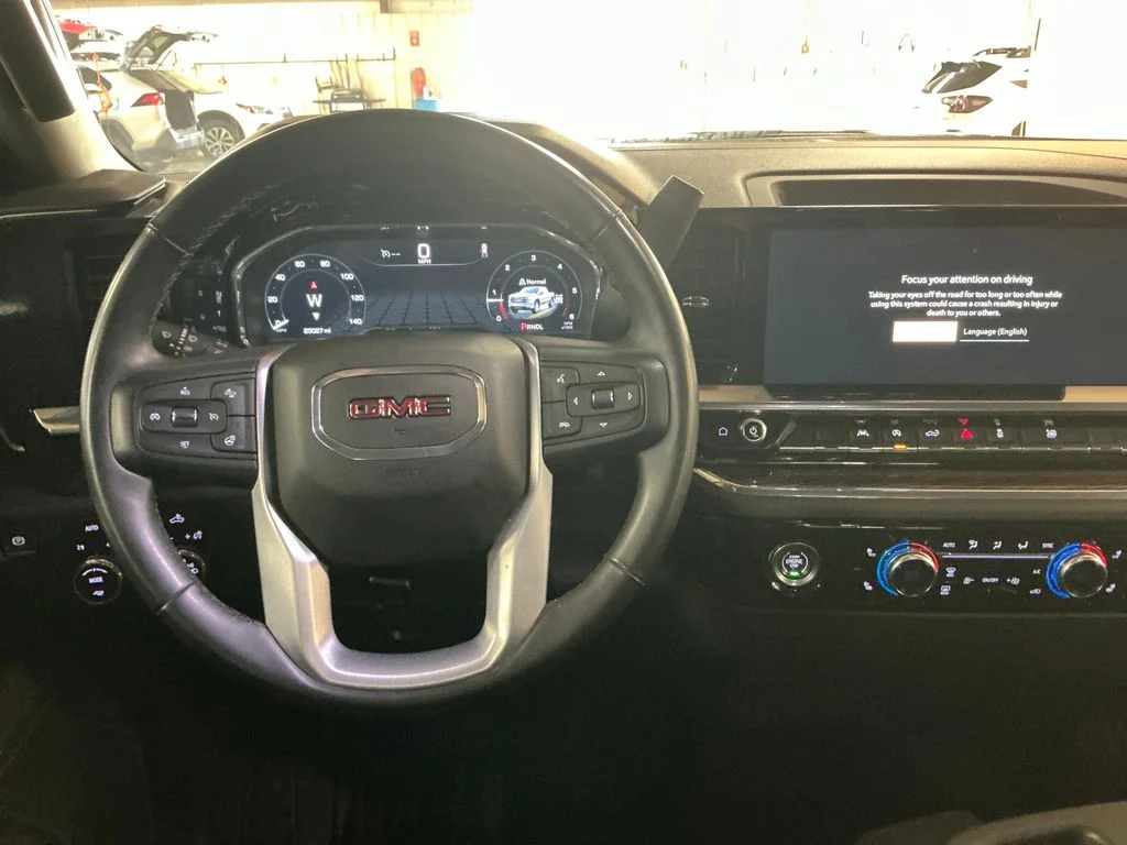 Used 2023 Silver GMC Elevation image 18