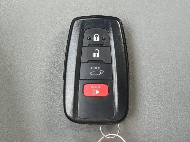 Certified Used 2023  Toyota XLE Premium image 36