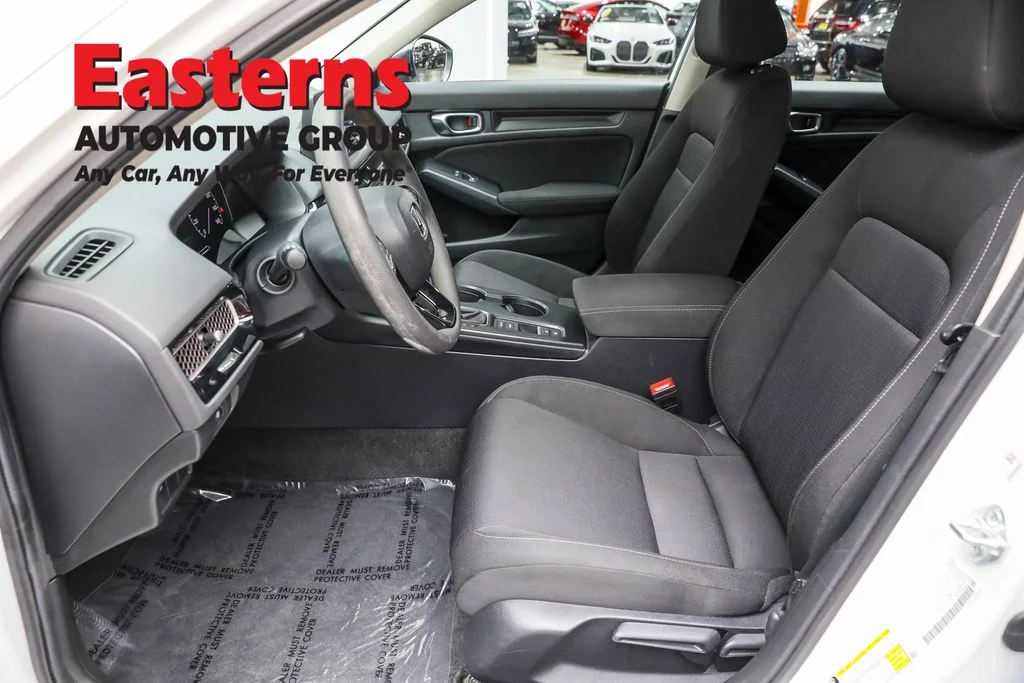 Used 2025 White Honda LX image 13