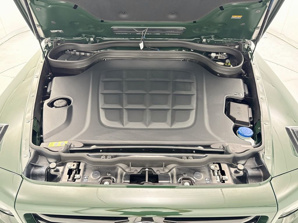 New 2027 MANUFAKTUR Deep Green Mercedes-Benz G 580 image 28