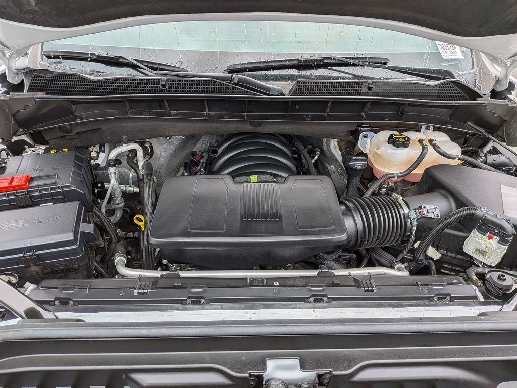 Used 2024 White GMC Elevation image 34