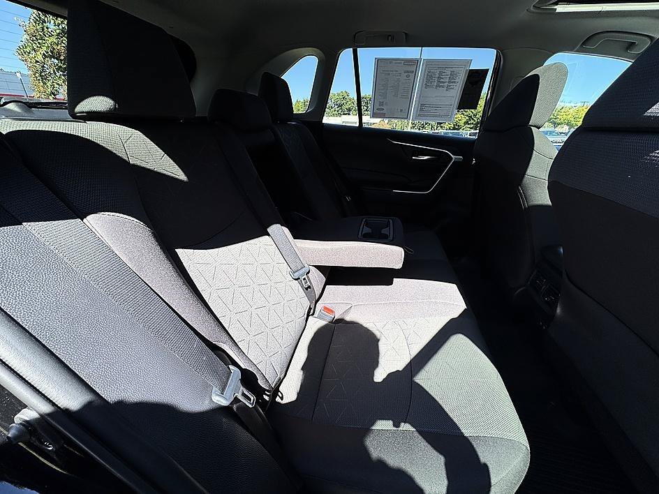 Used 2020 Midnight Black Metallic Toyota XLE image 25