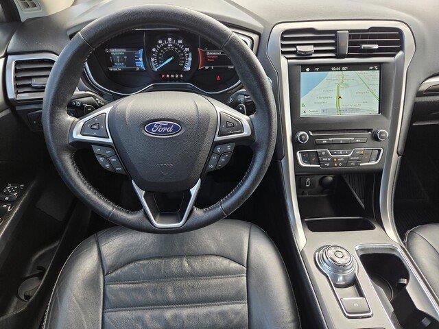 Used 2017 White Platinum Metallic Tri-Coat Ford SE image 23