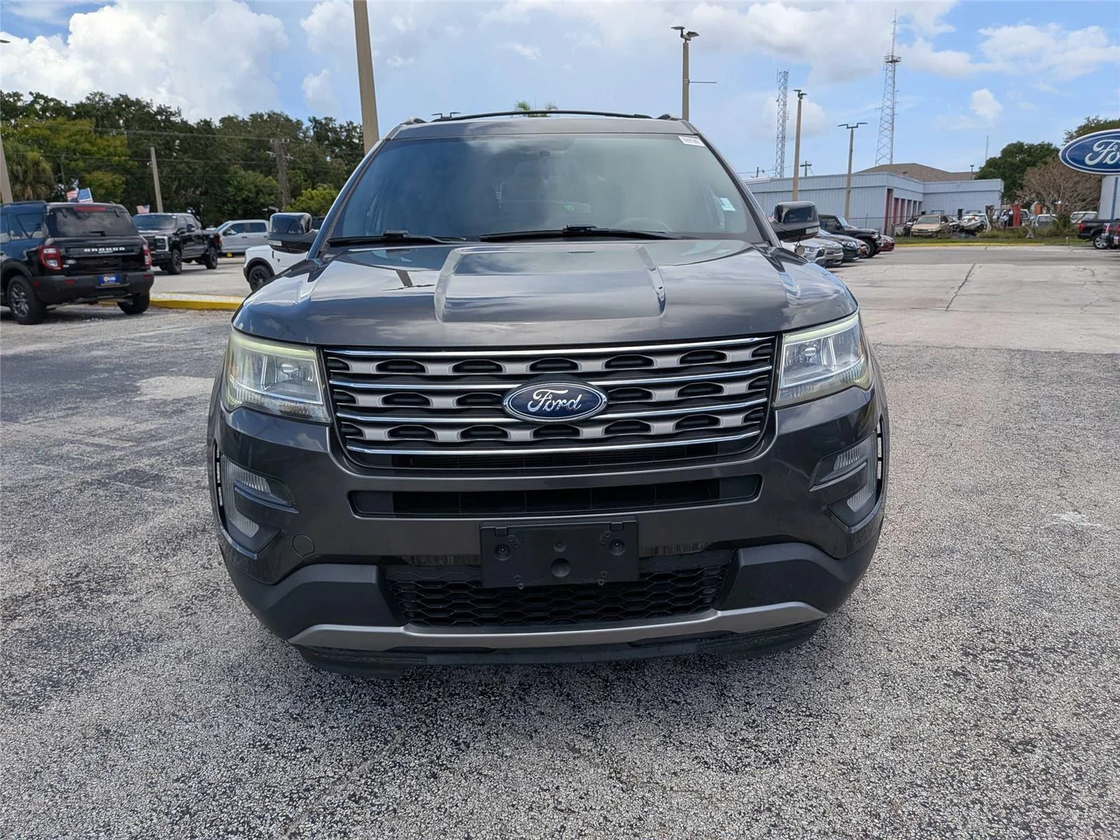 Used 2017  Ford XLT image 9