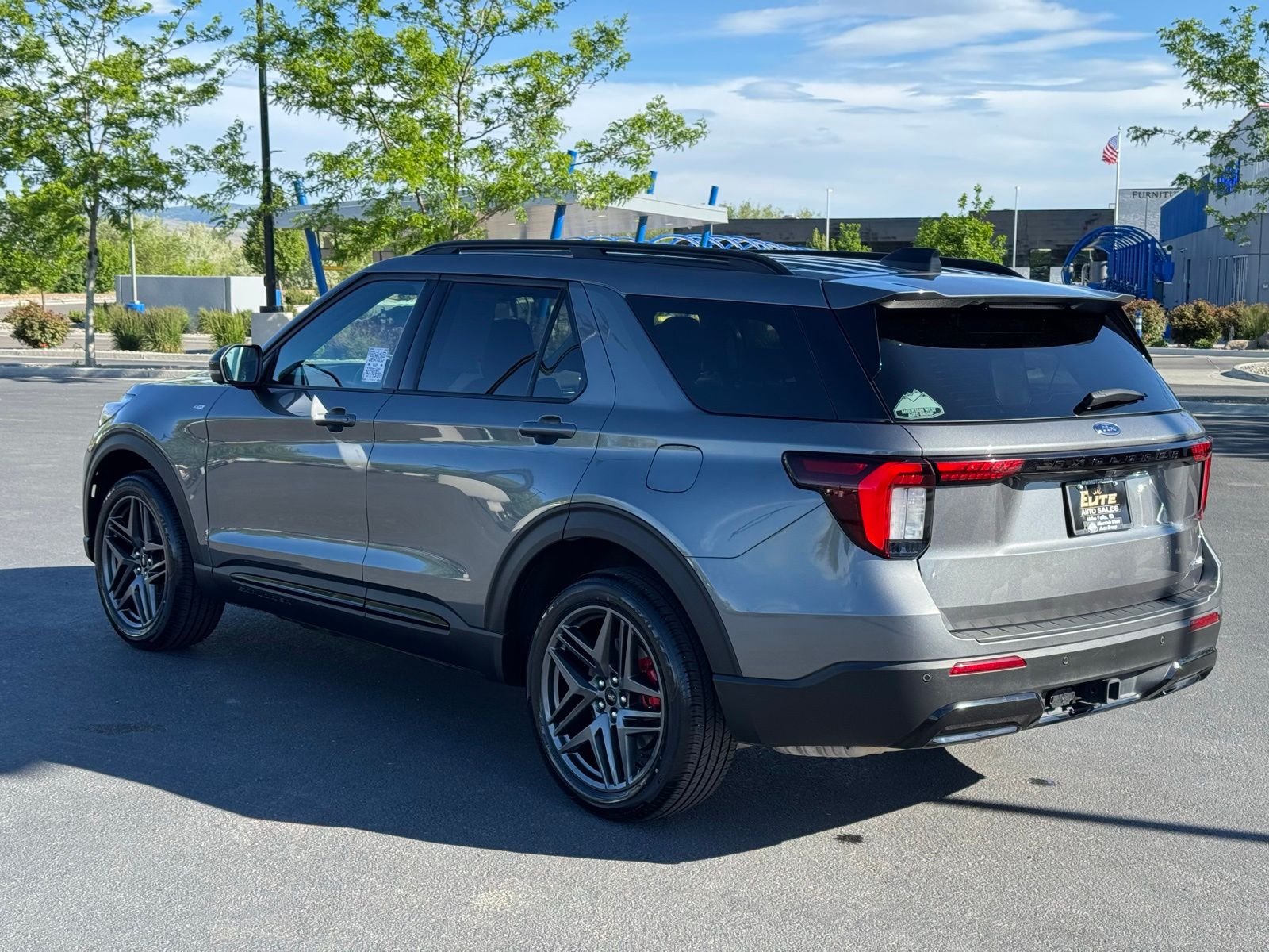 Used 2025 Gray Metallic Ford ST-Line image 6