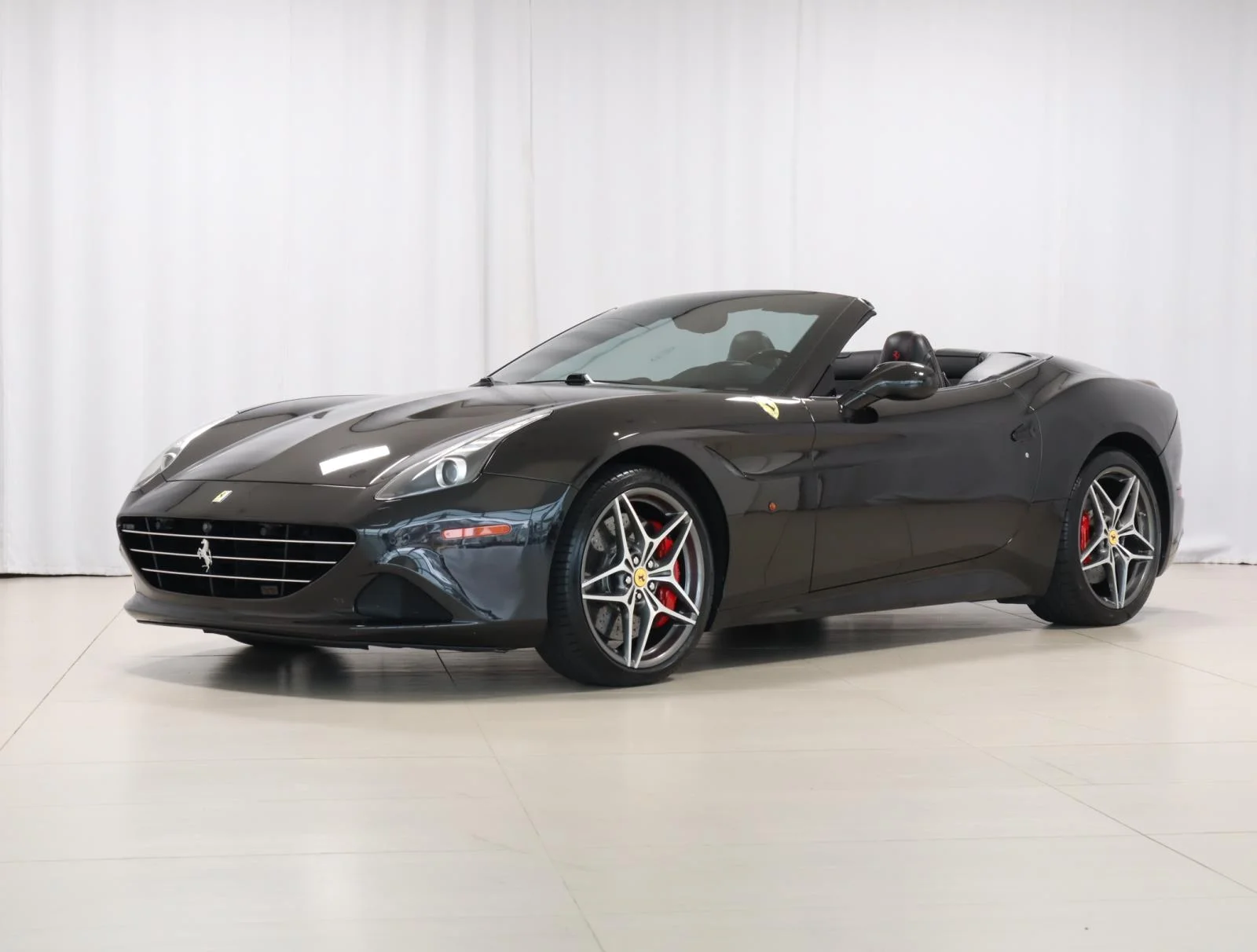 Used 2016 Nero Daytona Metallic Ferrari T 2dr Conv image 3