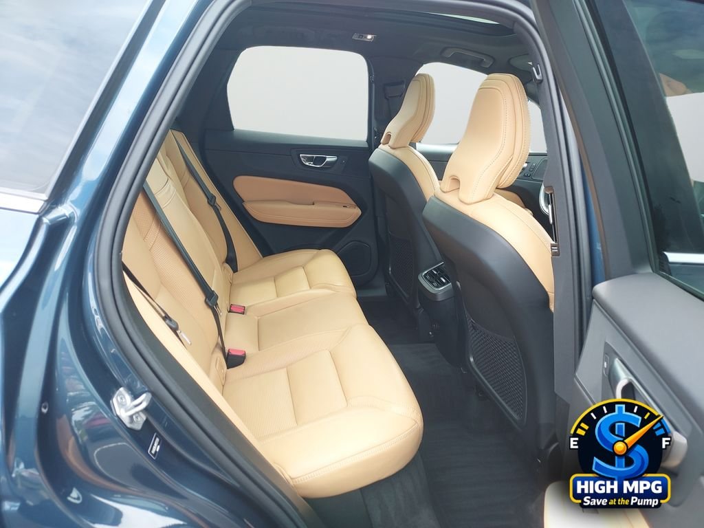 Used 2021 Blue Volvo T5 Inscription image 26