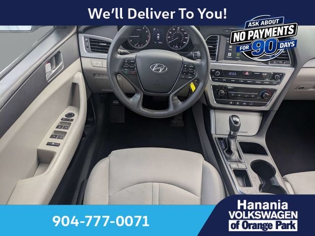 Used 2016 White Hyundai SE image 15