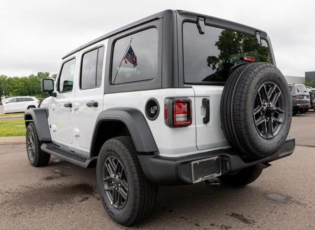 New 2026 Bright White Clear-Coat Exterior Paint Jeep Sport S image 7