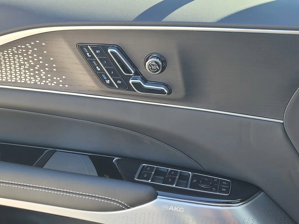 2026 Cadillac LYRIQ V Premium - Photo 24