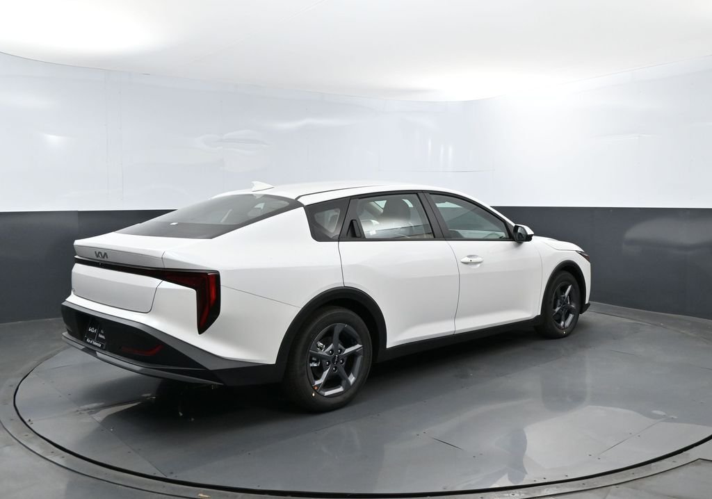 New 2026 Snow White Pearl Kia LXS image 20