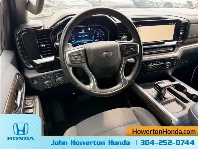 Used 2022  Chevrolet RST image 12