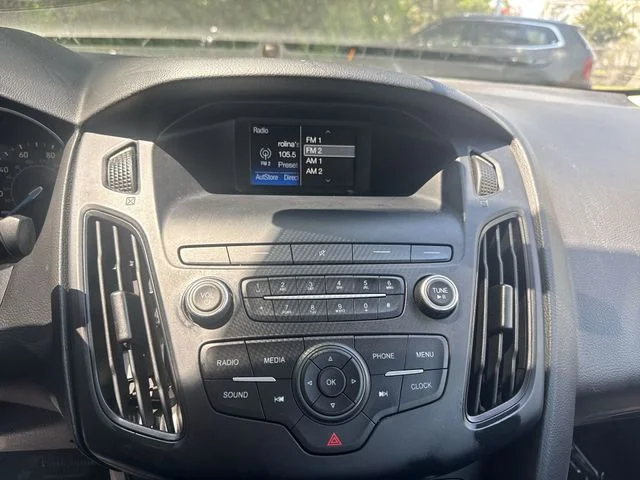 Used 2018 White Ford S image 19